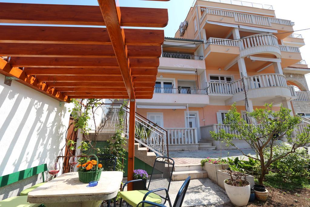 Apartments Villa Flamingo Makarska Exterior photo