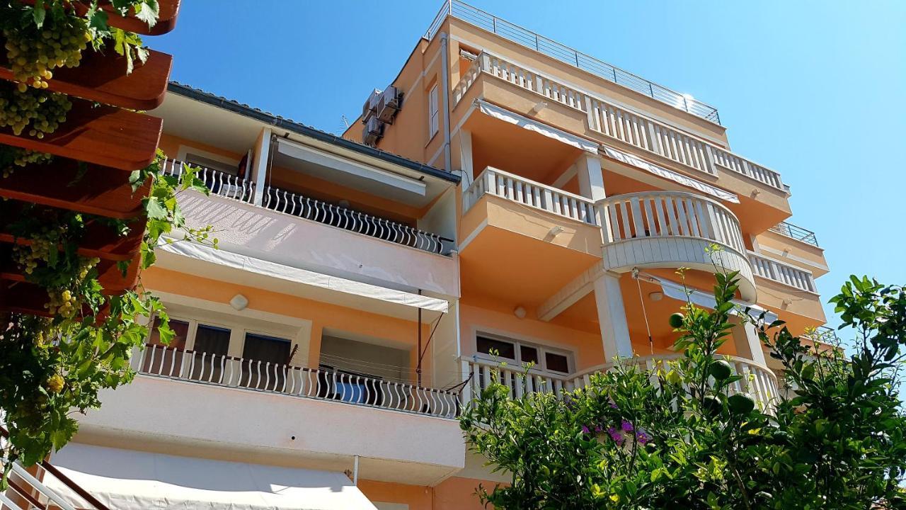 Apartments Villa Flamingo Makarska Exterior photo